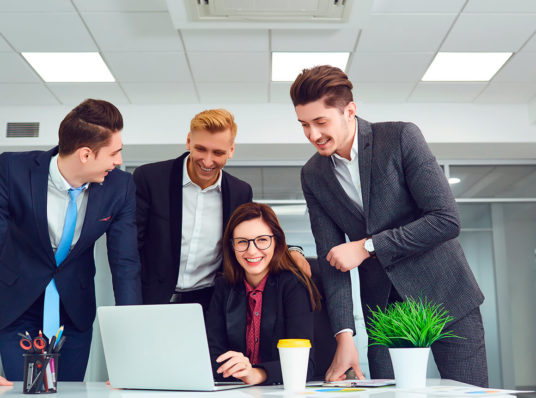 Qual é a diferença entre consultoria e assessoria jurídica
