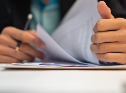 Avaliação de contratos: por que é essencial ter um advogado
