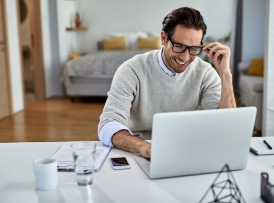 Contrato de trabalho home office: o que considerar para garantir segurança jurídica