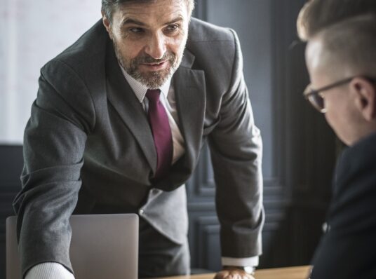 Tudo o que você precisa saber sobre consultoria e assessoria jurídica: um guia completo